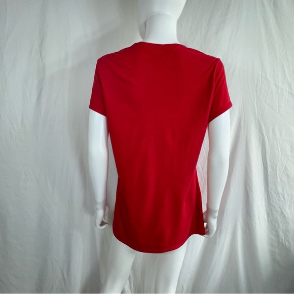 No Boundaries Women’s Red Scoop Neck Fitted Short Sleeve Tee - Picture 5 of 5